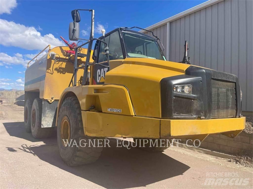 CAT 740B WT Camion citerne à eau