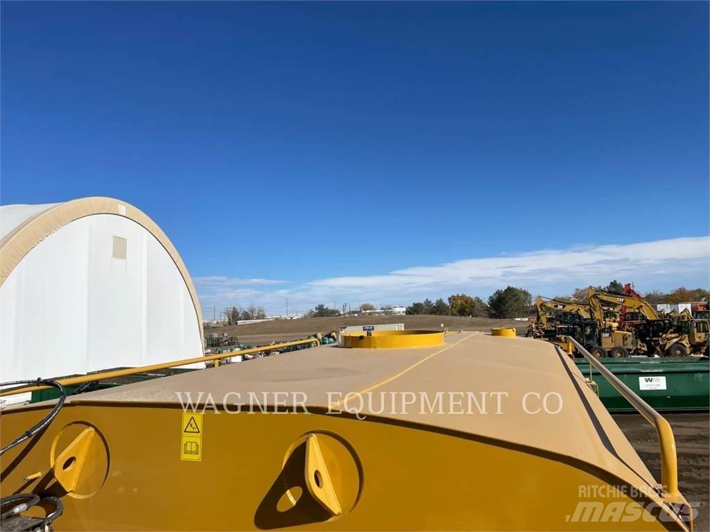 CAT 740B WT RB Camion citerne à eau