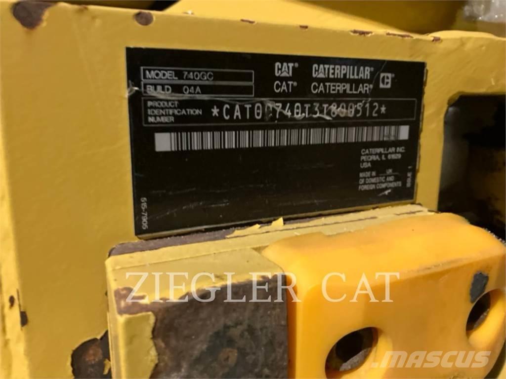 CAT 740GC Tombereau articulé