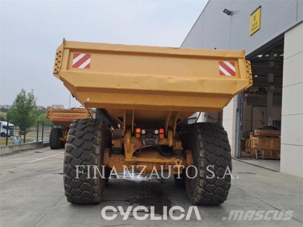 CAT 740GC Tombereau articulé