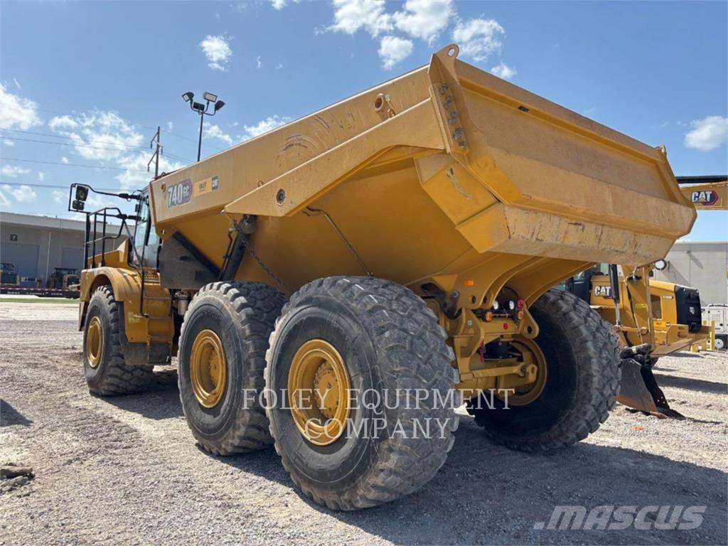 CAT 740GC-04 Tombereau articulé