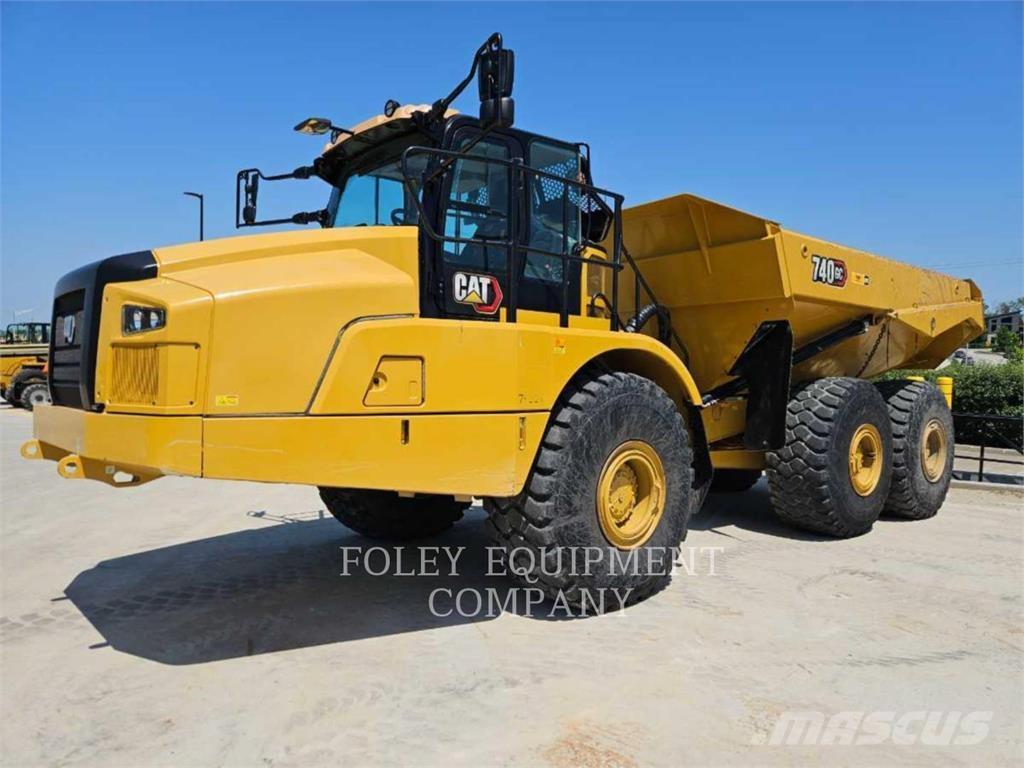 CAT 740GC-04 Tombereau articulé