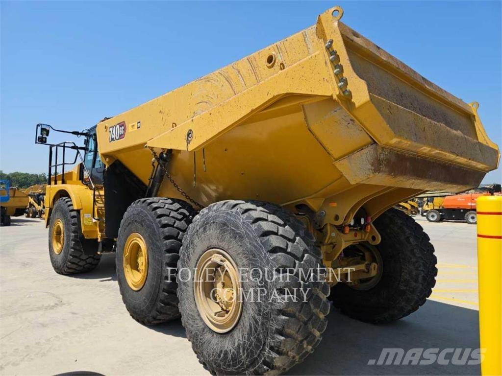 CAT 740GC-04 Tombereau articulé