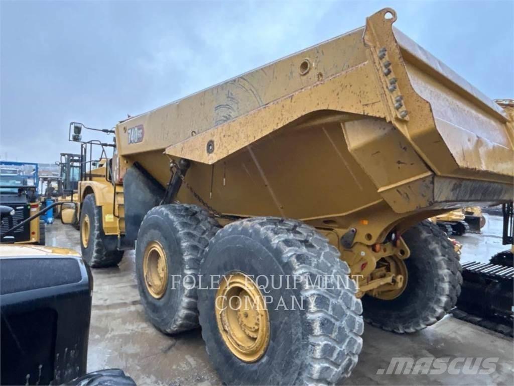 CAT 740GC-04 Tombereau articulé