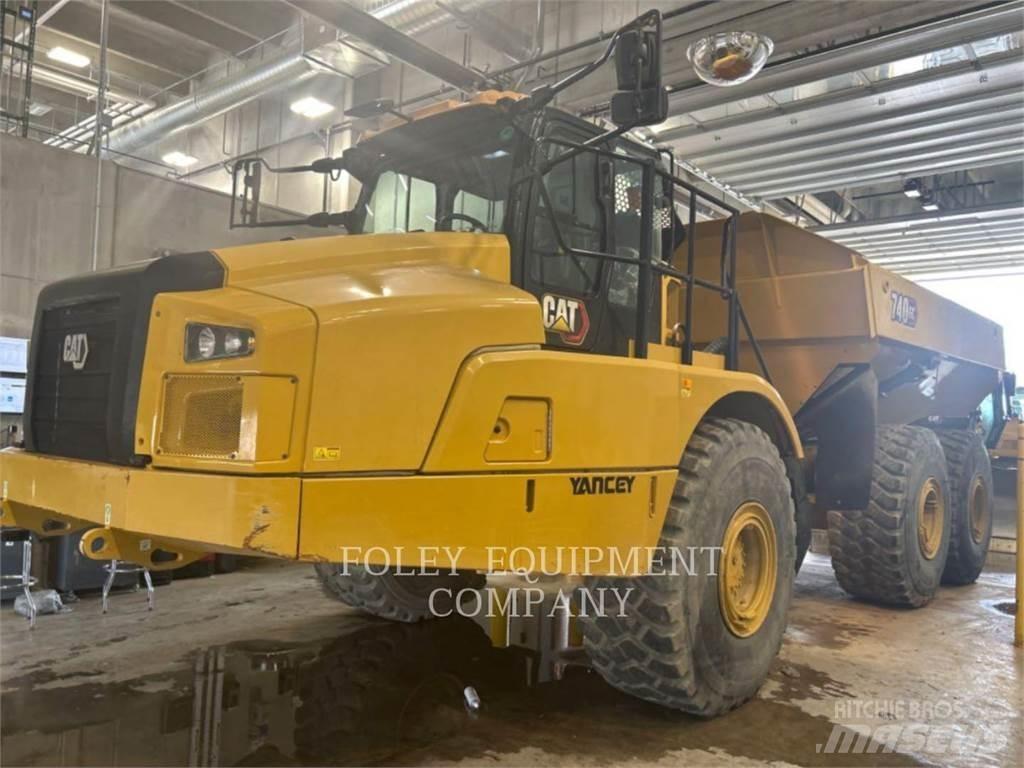 CAT 740GC-04 Tombereau articulé