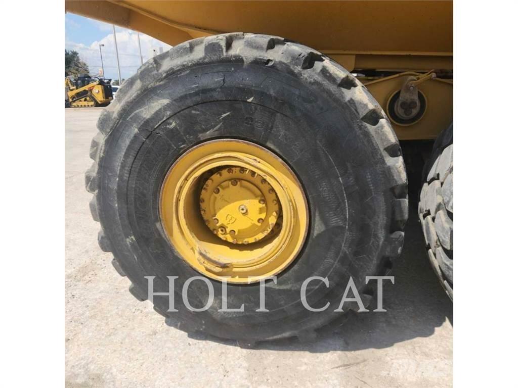 CAT 745 Tombereau articulé