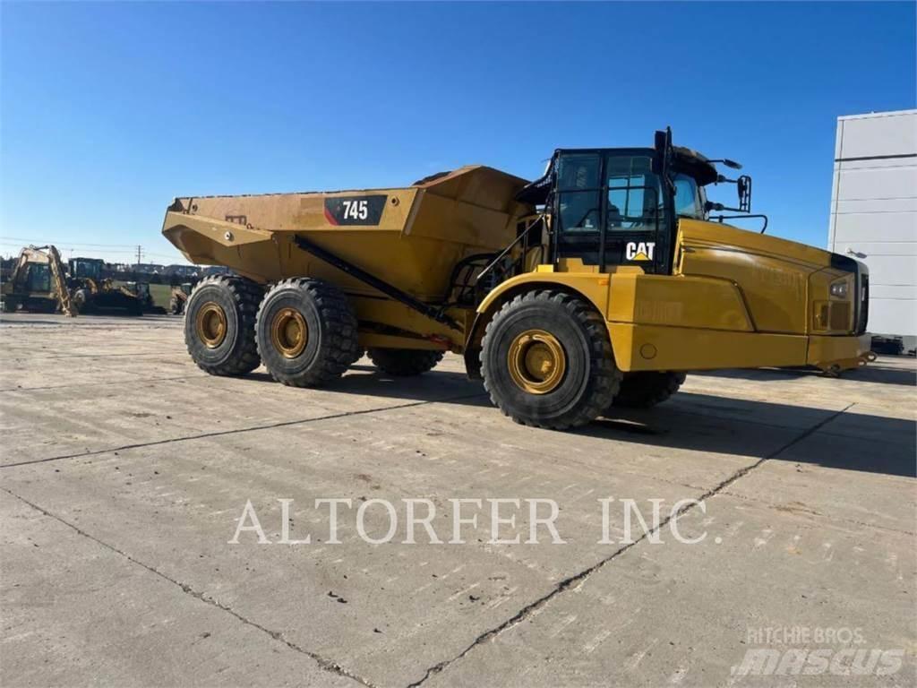 CAT 745 Tombereau articulé