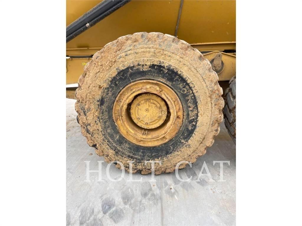 CAT 745 Tombereau articulé