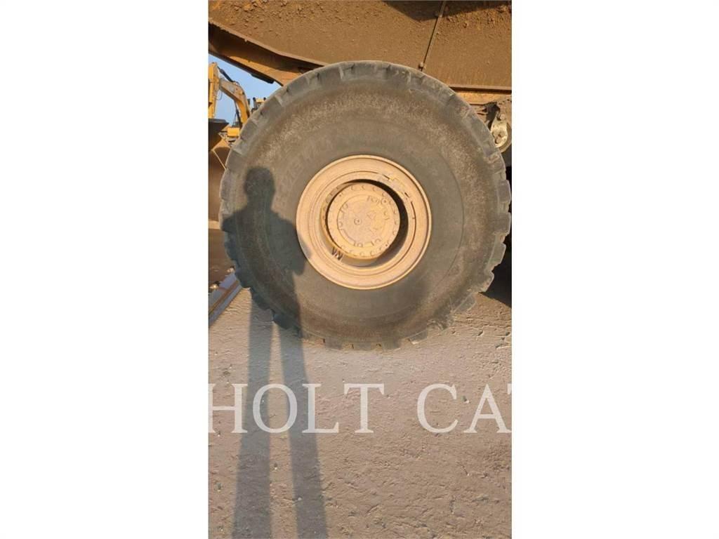 CAT 745 Tombereau articulé