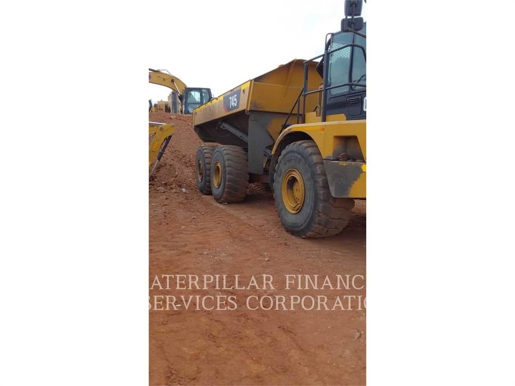 CAT 745 Tombereau articulé