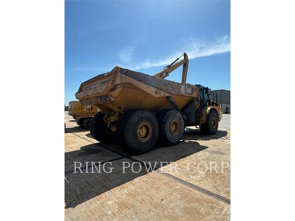 CAT 745 Tombereau articulé