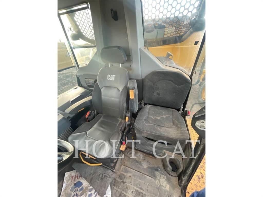 CAT 745 Tombereau articulé