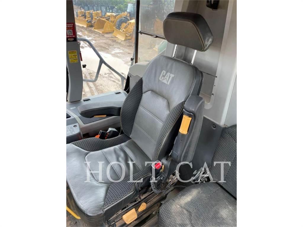 CAT 745 Tombereau articulé