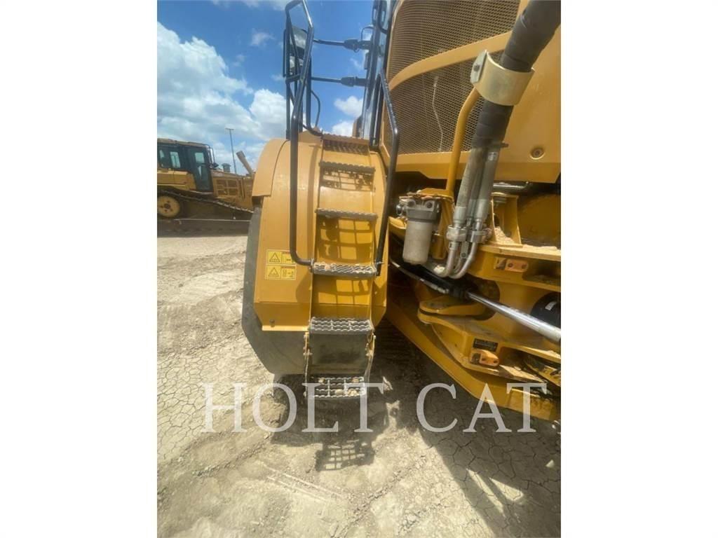 CAT 745 Tombereau articulé
