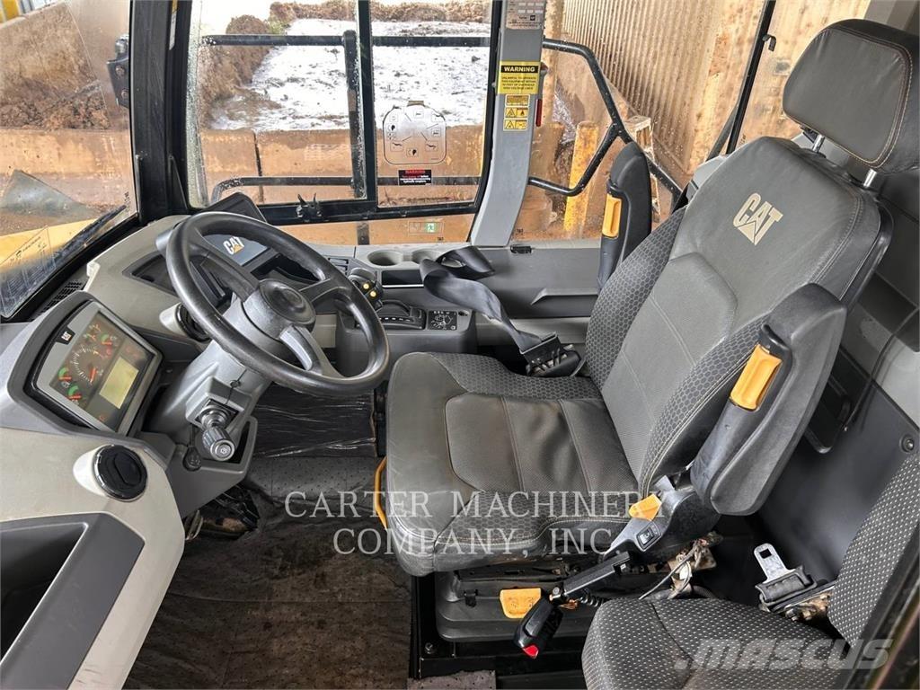 CAT 745 Tombereau articulé