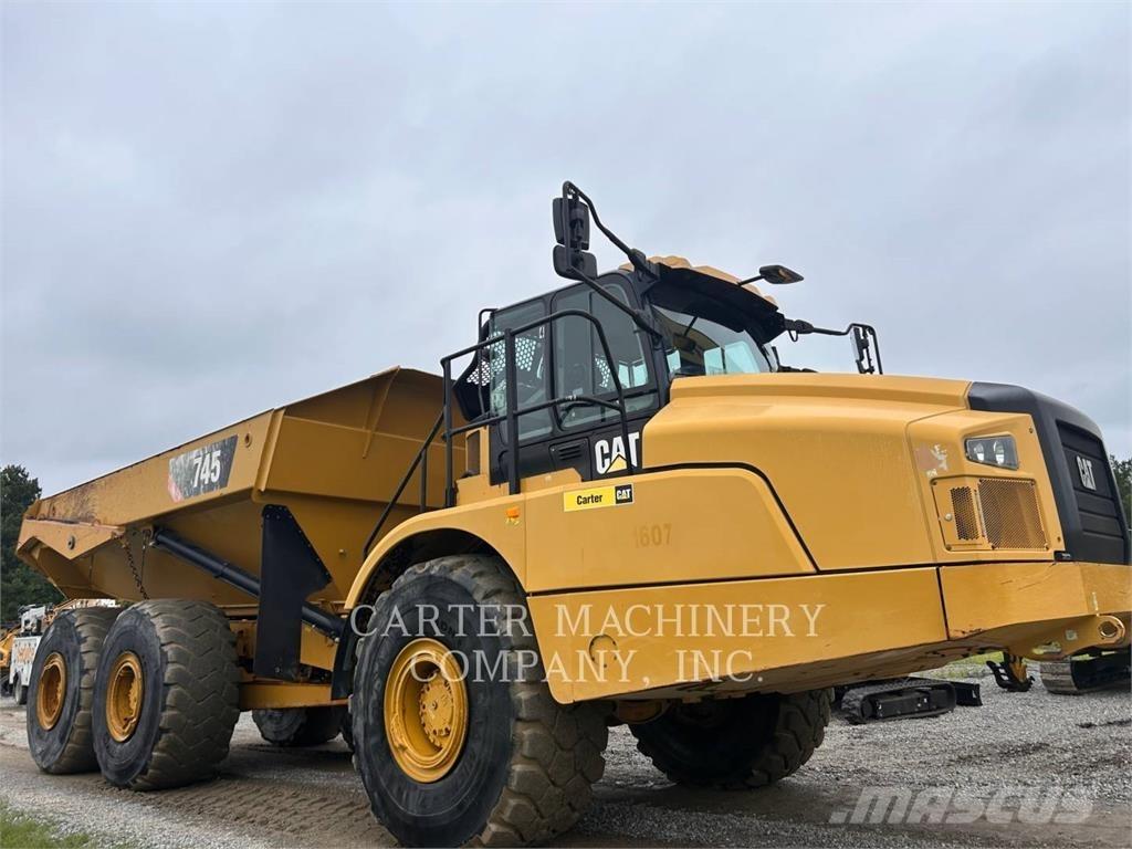 CAT 745 Tombereau articulé