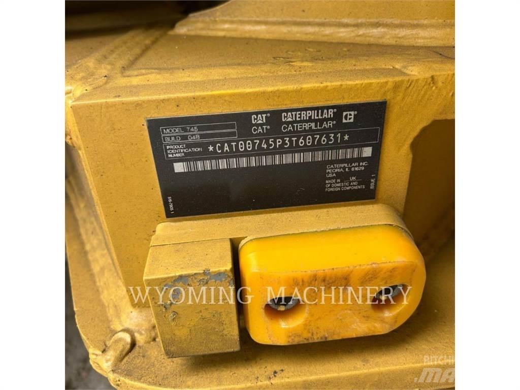 CAT 745 Tombereau articulé