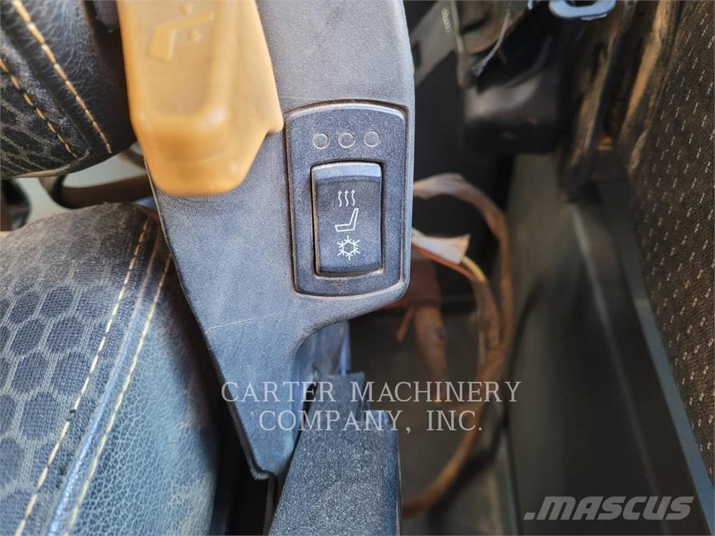 CAT 745 Tombereau articulé