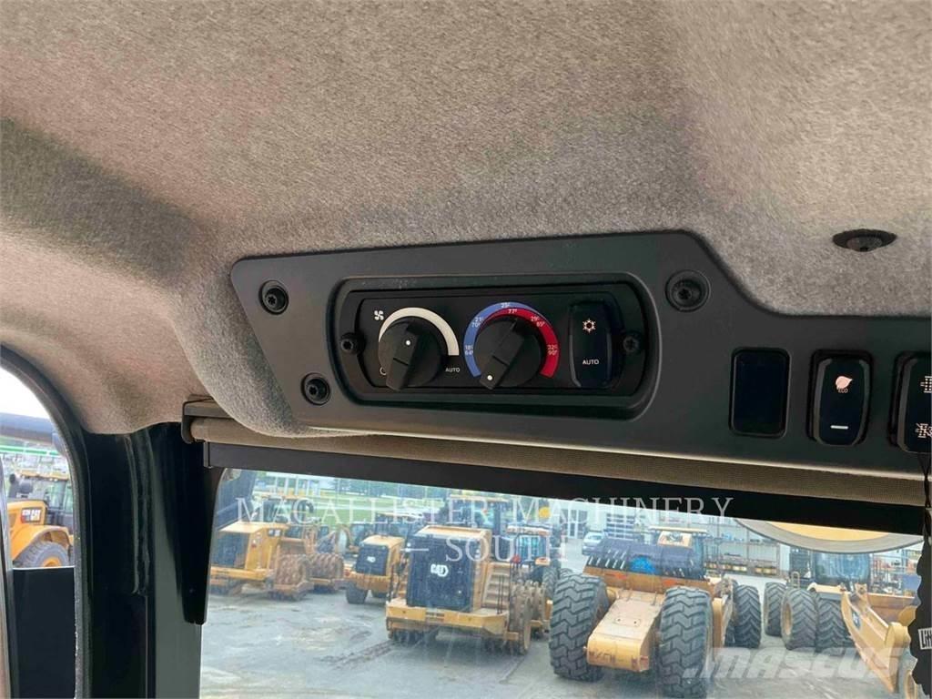 CAT 745 Tombereau articulé