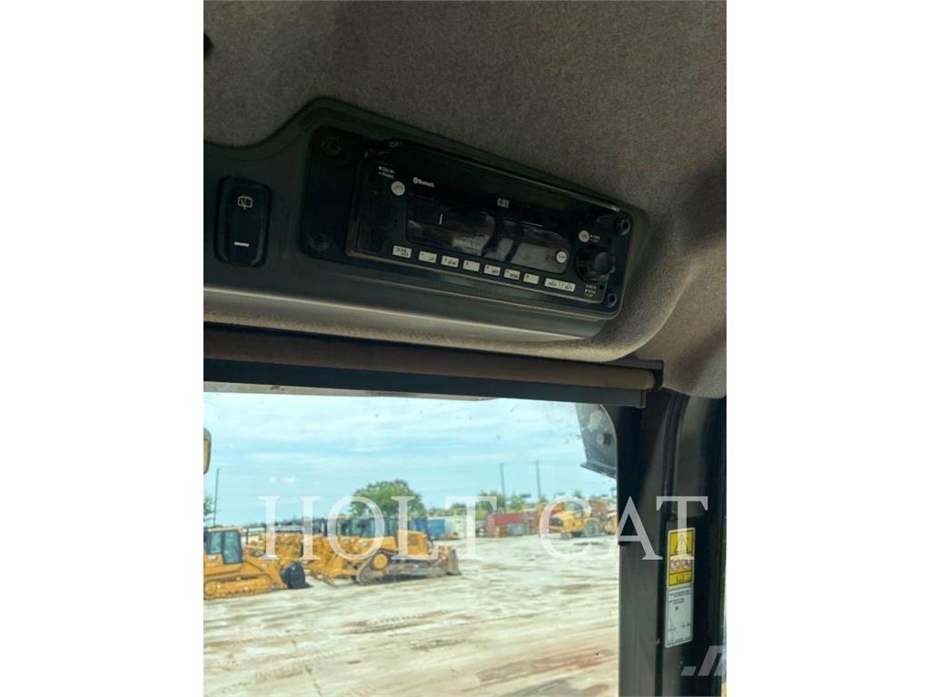 CAT 745 Tombereau articulé