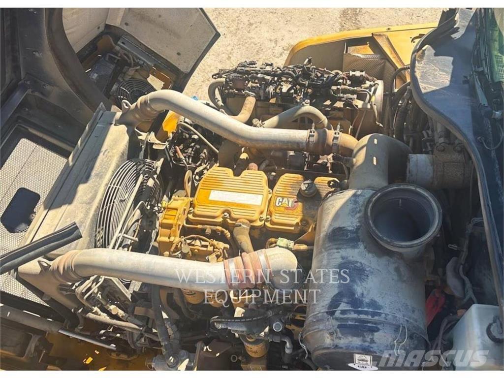 CAT 745 Tombereau articulé