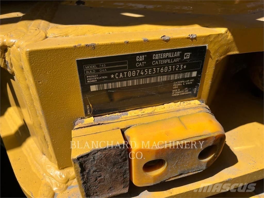 CAT 745 Tombereau articulé