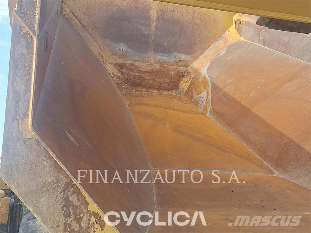 CAT 745 Tombereau articulé