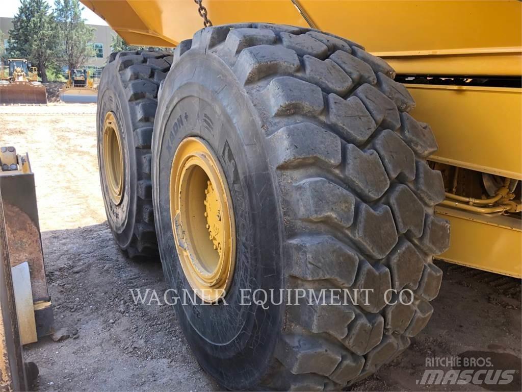 CAT 745 Tombereau articulé