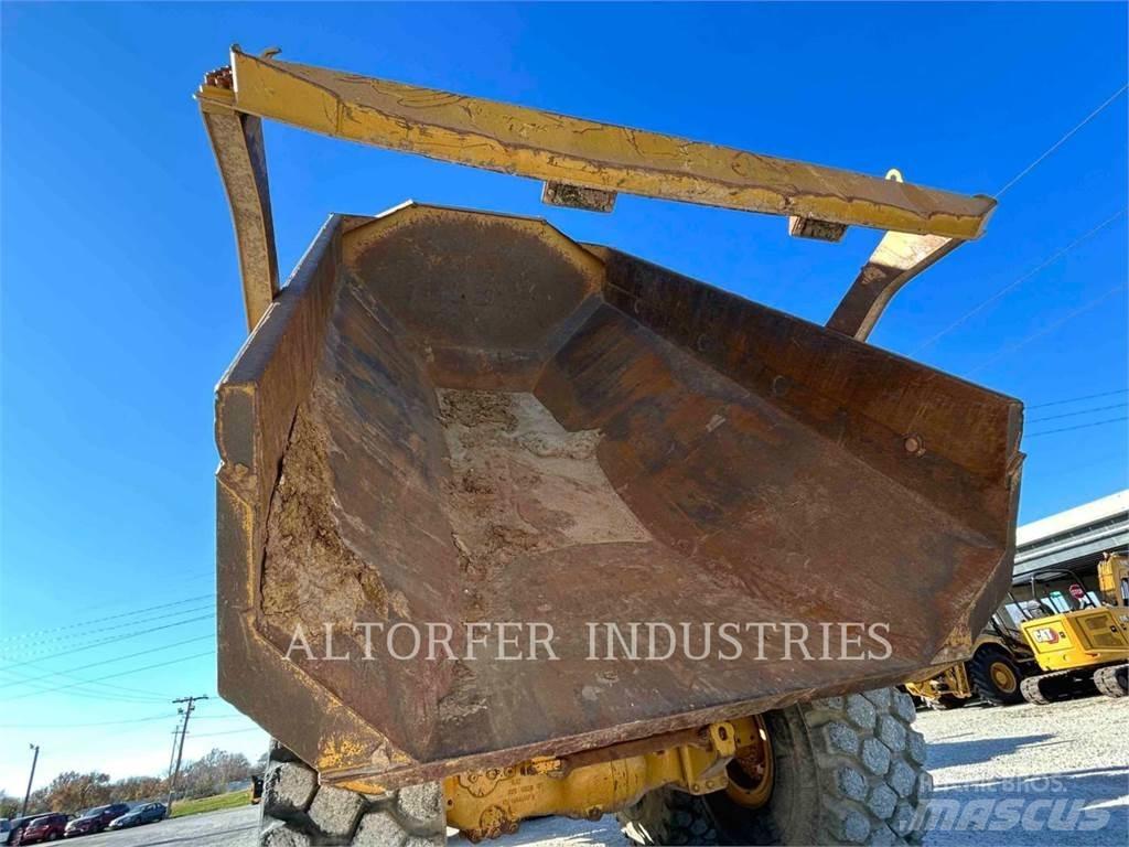 CAT 745 Tombereau articulé