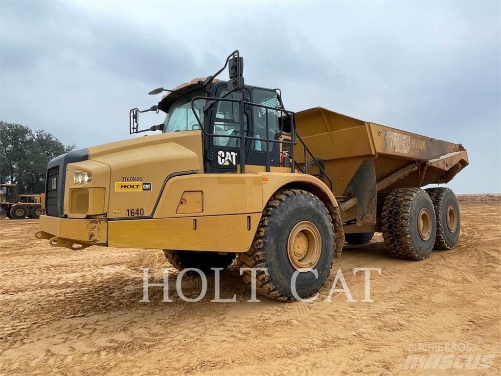 CAT 745-04 Tombereau articulé