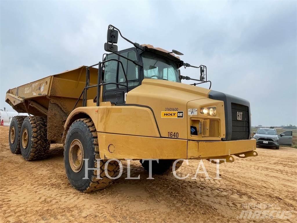 CAT 745-04 Tombereau articulé