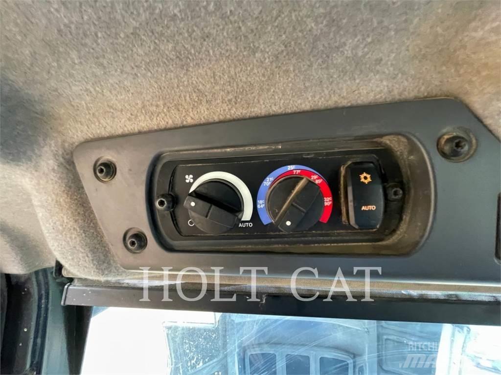 CAT 745-04 Tombereau articulé