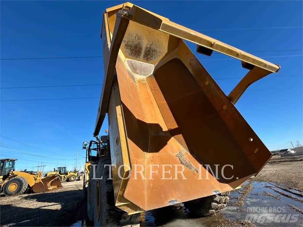 CAT 745-04 Tombereau articulé