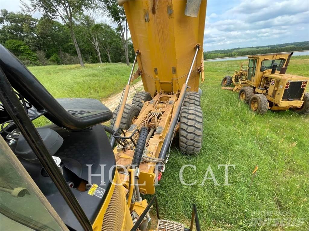 CAT 745-04 Tombereau articulé