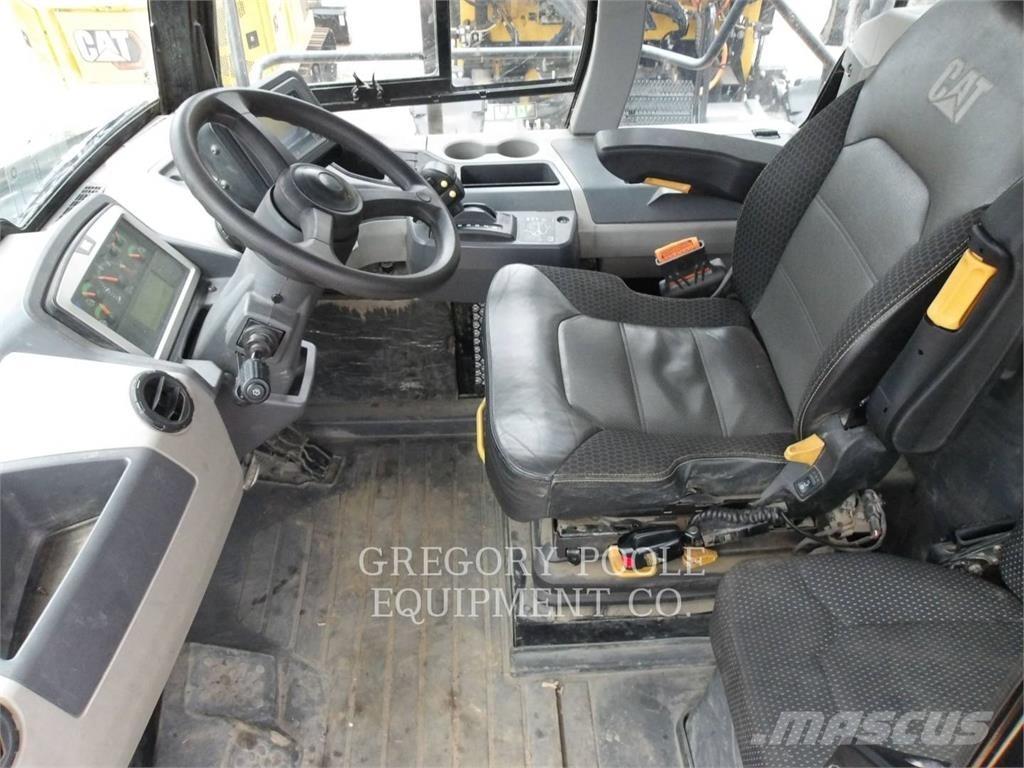 CAT 745-04 Tombereau articulé