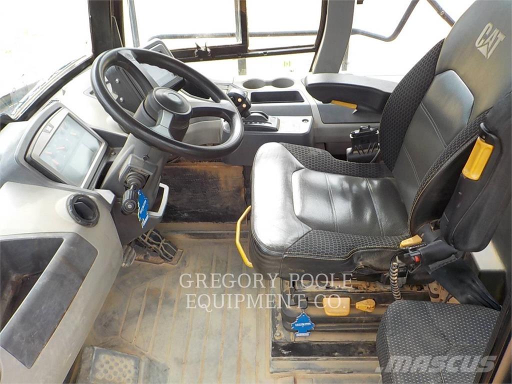 CAT 745-04 Tombereau articulé