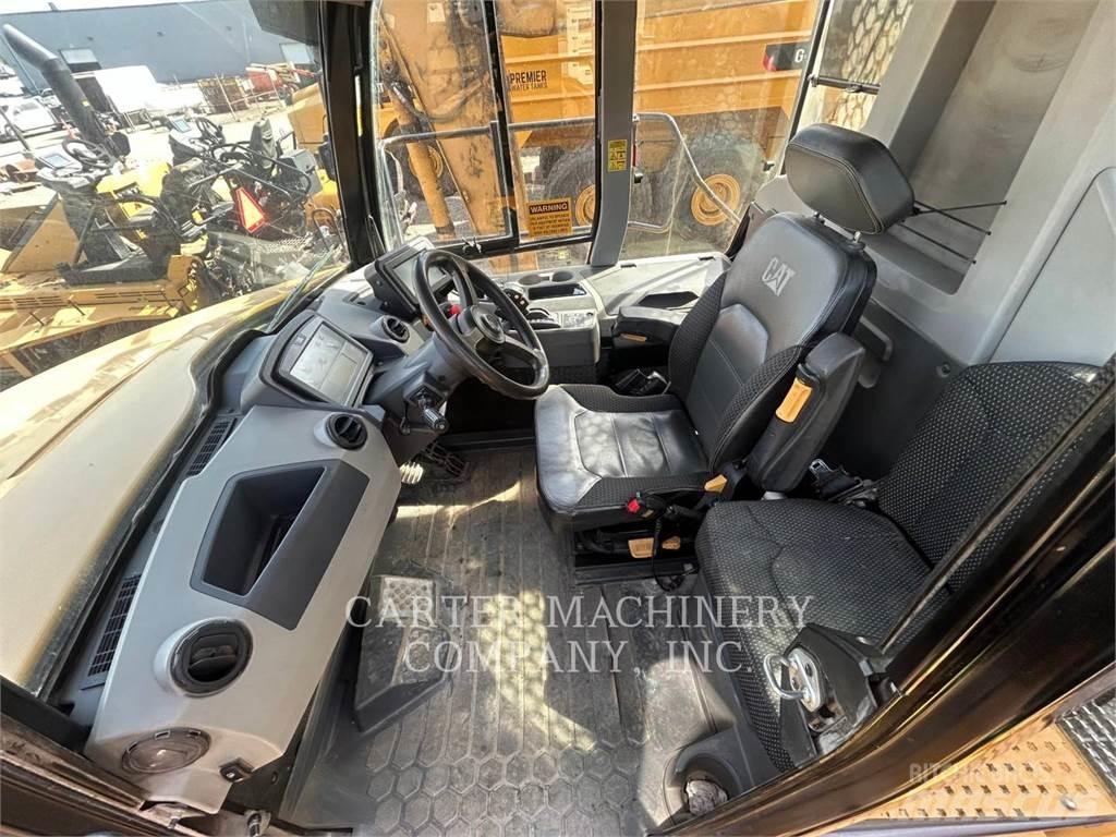 CAT 745-04 TG Tombereau articulé