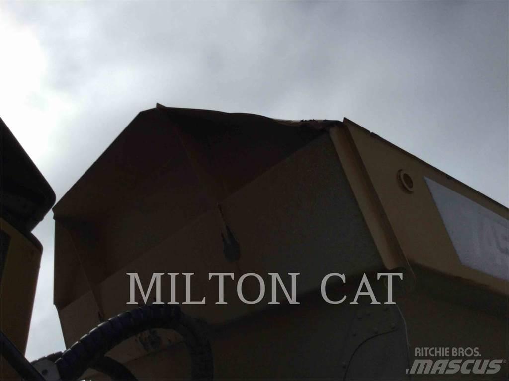 CAT 74504 Tombereau articulé
