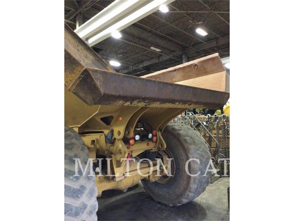 CAT 74504 Tombereau articulé
