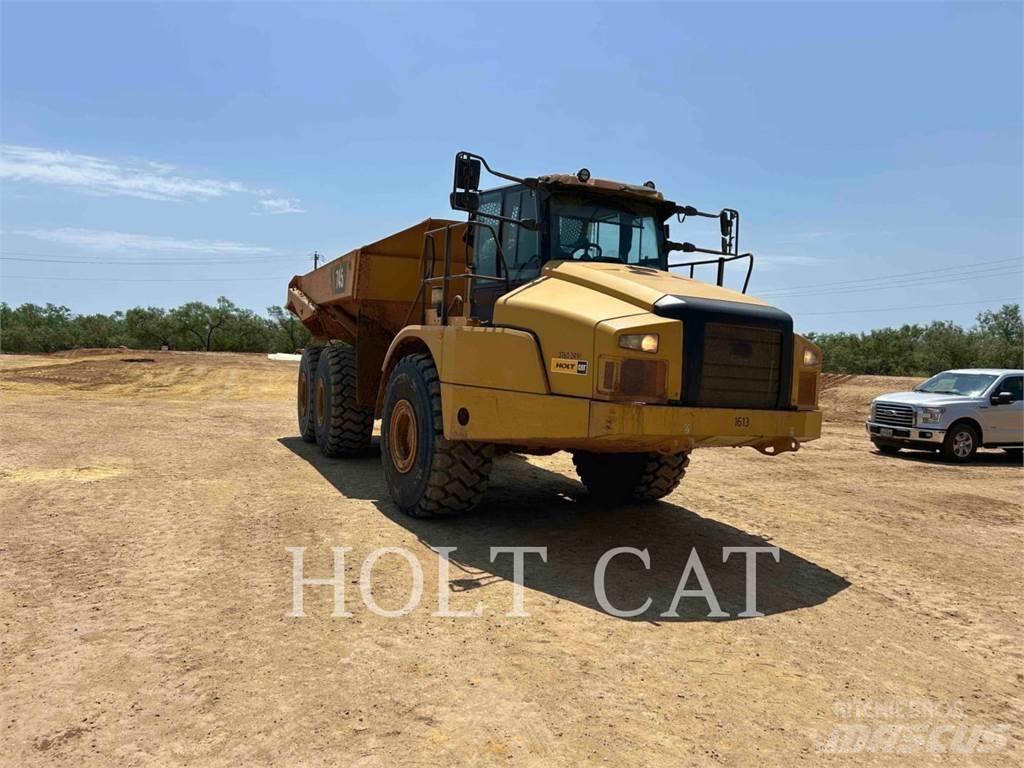 CAT 74504 Tombereau articulé