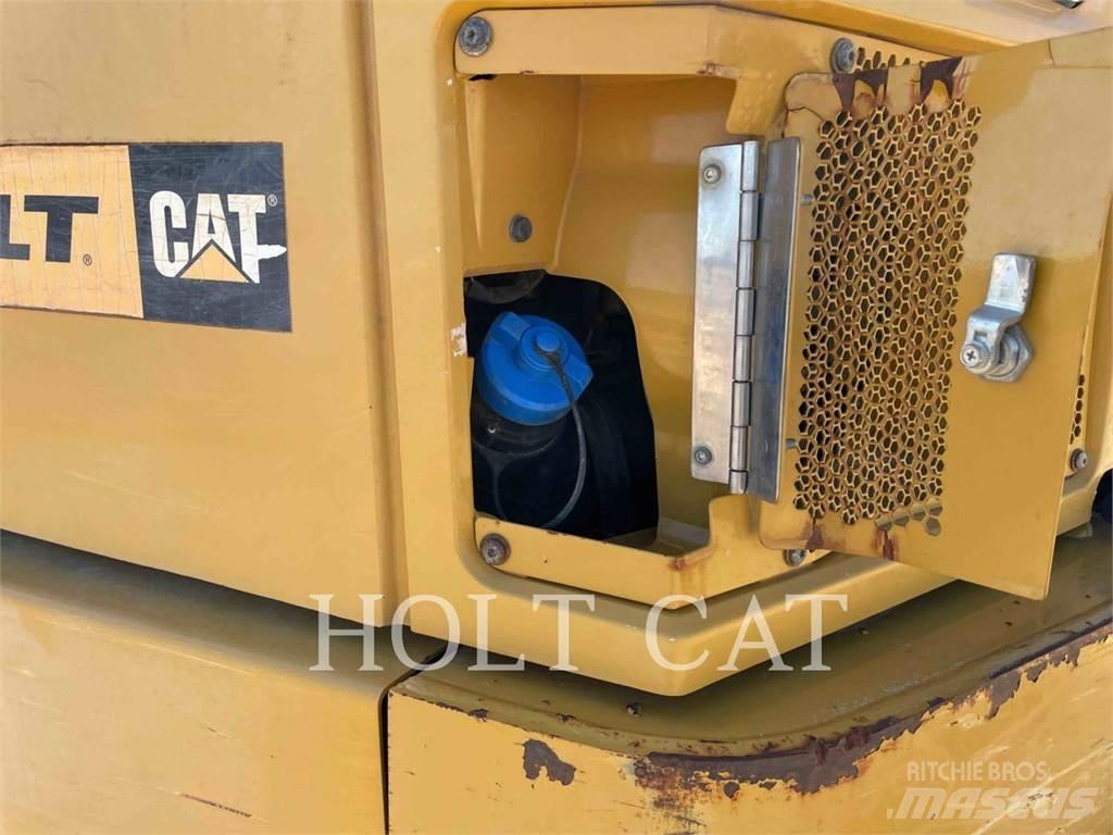 CAT 74504 Tombereau articulé