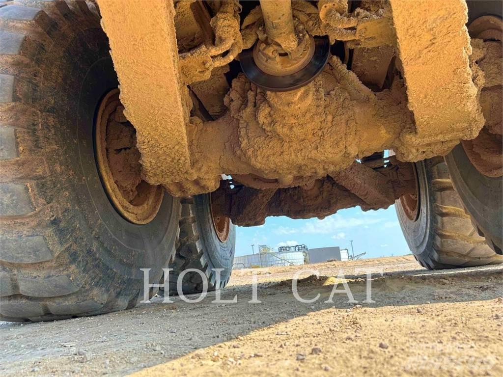 CAT 74504 Tombereau articulé