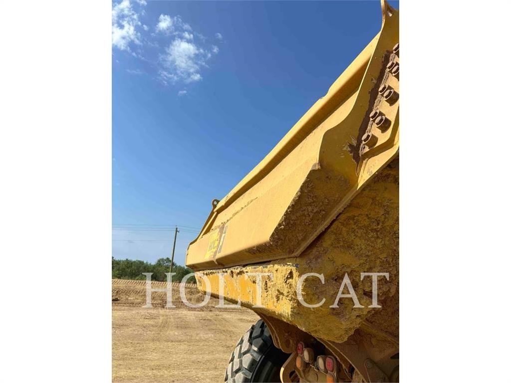 CAT 74504 Tombereau articulé