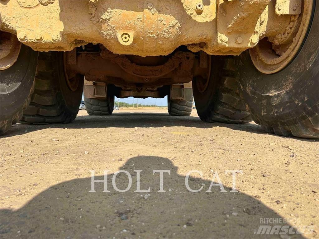 CAT 74504 Tombereau articulé