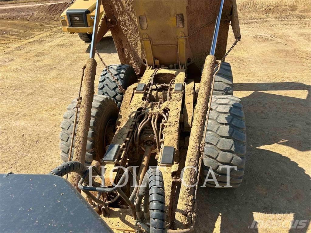 CAT 74504 Tombereau articulé