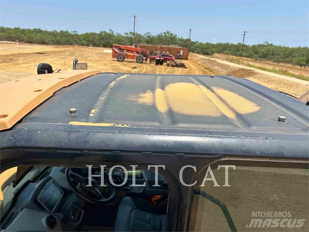 CAT 74504 Tombereau articulé