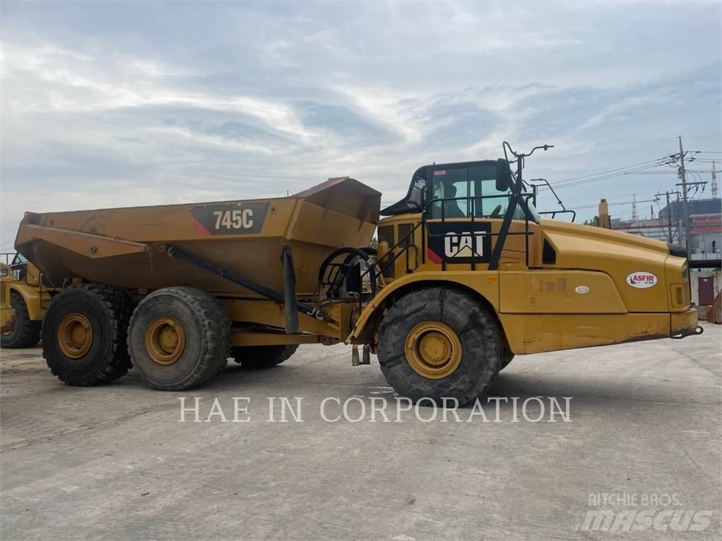 CAT 745C Tombereau articulé