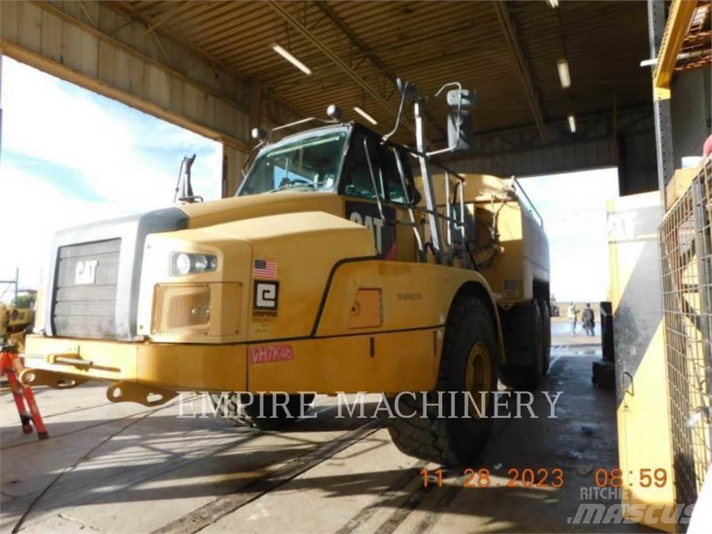 CAT 745C WT Camion citerne à eau