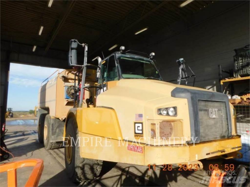 CAT 745C WT Camion citerne à eau