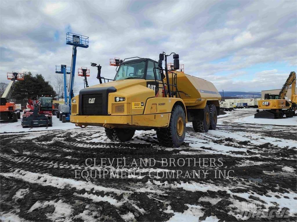 CAT 745C WW Camion citerne à eau